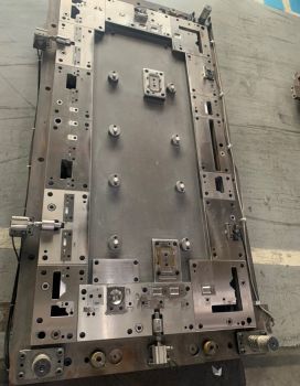 Sản phẩm khuôn đột dập 08